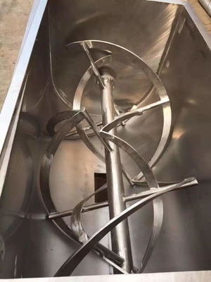5.5kw 500L التوابل مسحوق مسحوق الصباغ التجاري مزدوجة مجداف الشريط الأفقي خلاط