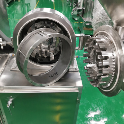 GMP 100-300kg / H كسارة عالمية موفرة للطاقة قابلة للتعديل شبكة الغذاء الطاحن