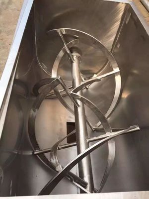 خلاط شريطي أفقي مزدوج المجداف تجاري بقوة 5.5 كيلو واط وسعة 500 لتر لمسحوق التوابل ومسحوق الصبغات